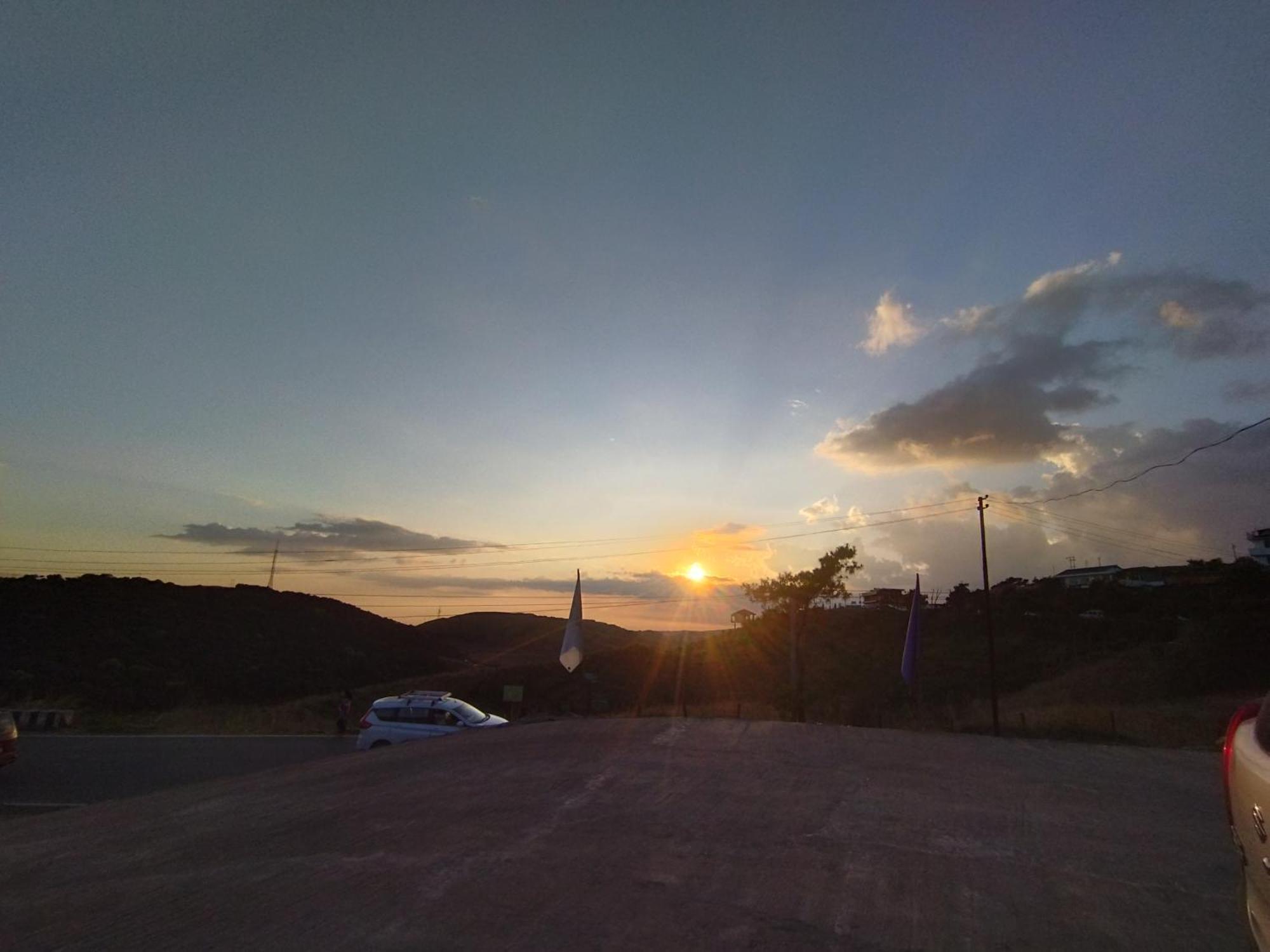 Sunset View Guest House 乞拉朋齐 外观 照片